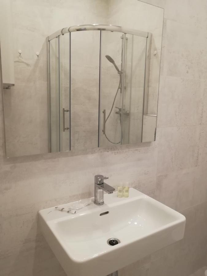 Lux Apartment, Near Metro Vasylkivska Kiev Esterno foto