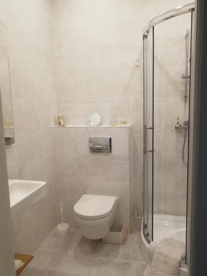 Lux Apartment, Near Metro Vasylkivska Kiev Esterno foto